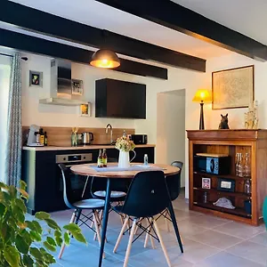  Holiday home Charmante Petite Maison Renovee France